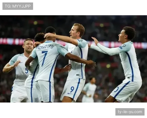 镜头追踪：全程回放哈兰德从本方禁区解围到冲刺至对方禁区接应的82米跑动